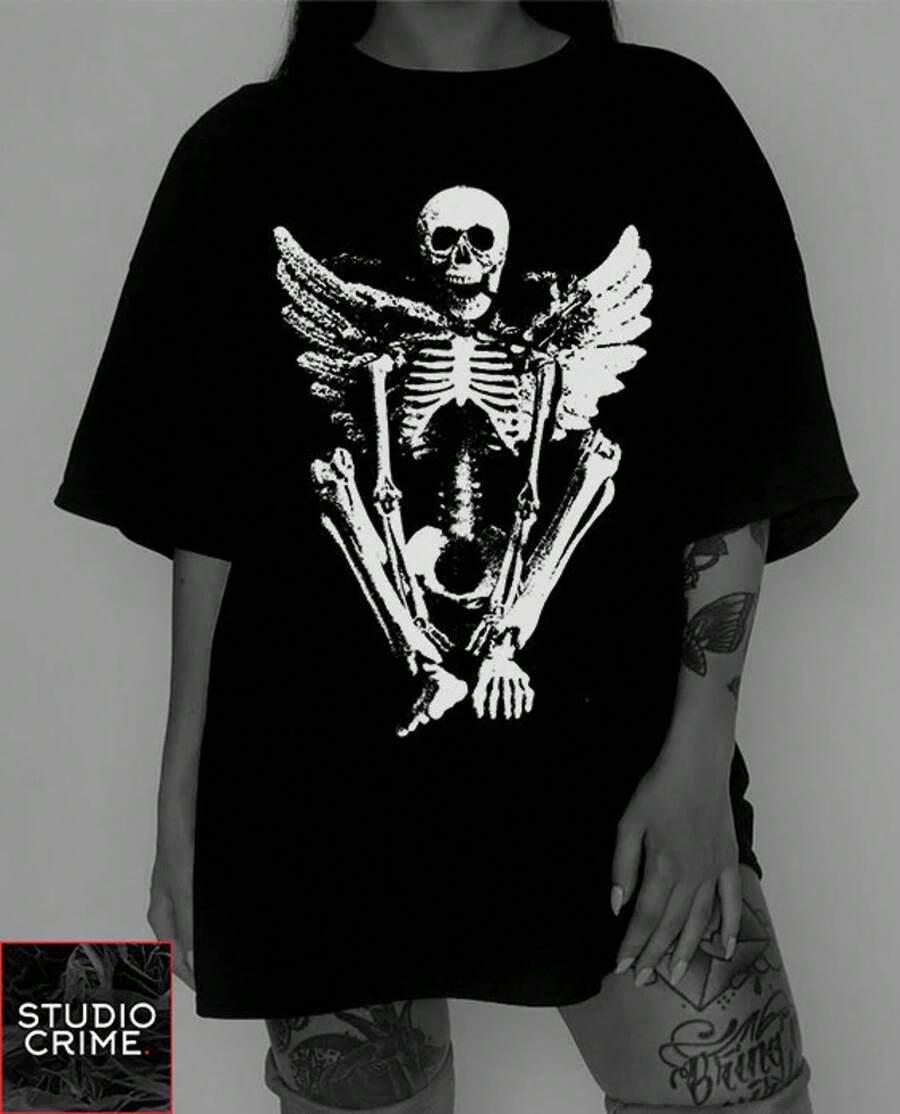 Estética Alternativa de Ropa Nu Goth - Camiseta Gráfica Unisex de Estilo Grunge Oculto y Angelical