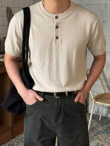 1件男士T恤，夏季薄款亨利領，親膚針織面料，韓系半開襟休閒短袖上衣，日常通勤街頭多場景T恤 - 杏色 - 查看 11