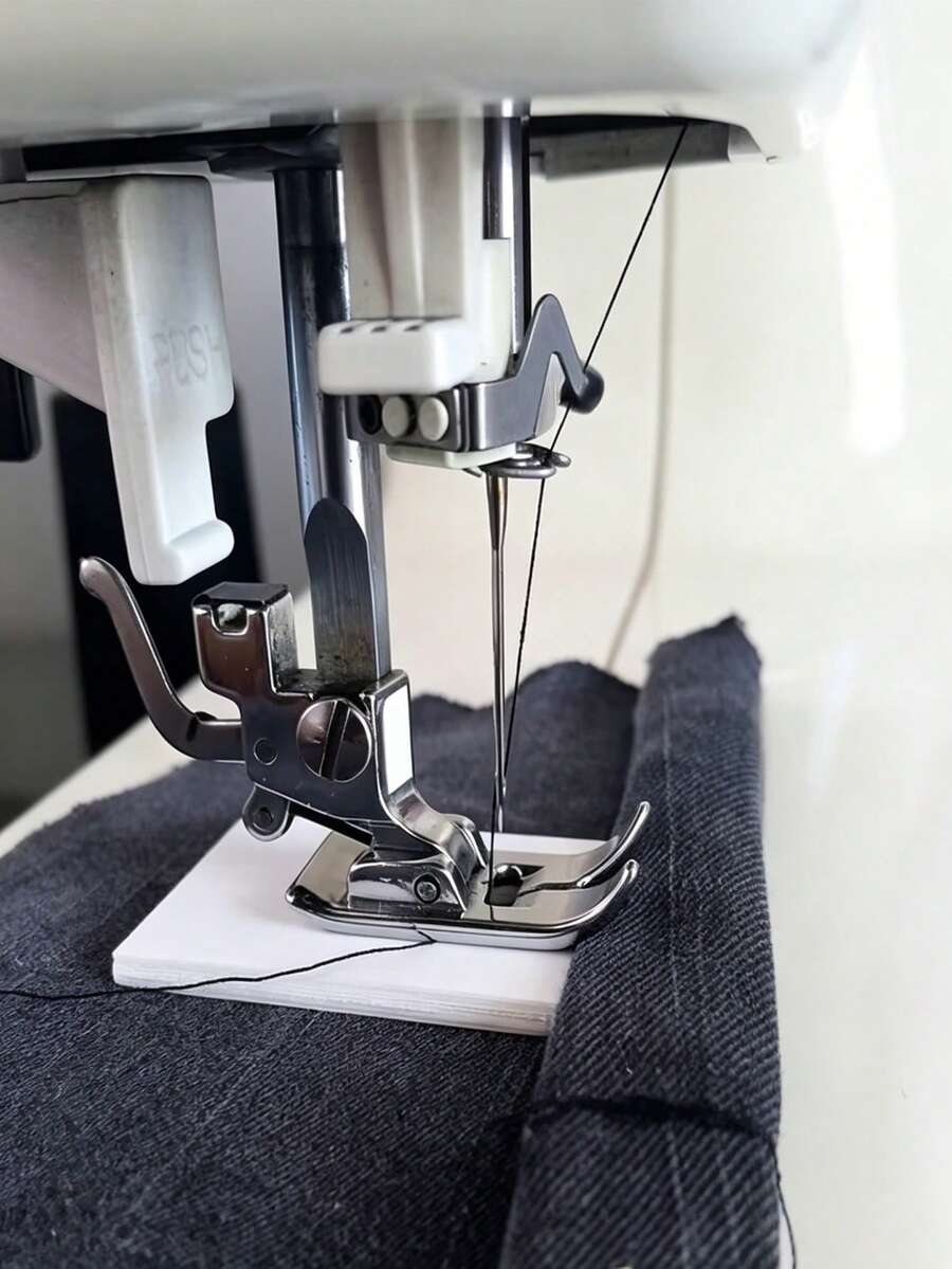加厚縫紉輔助工具 2合1 縫紉機適用，壓腳可壓透厚布層，防止跳針，滑順導軌，適用於下擺縫製與牛仔布縫紉