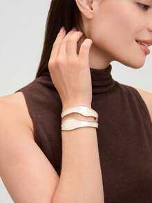 Ashenrae 1pc Luxury Fashionable Elegant Unique Minimalist Asymmetrical Hollow Bracelet, Suitable For Women Daily Wear - White - View 4