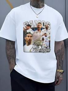 Homenaje épico al legendario futbolista Sergio Ramos mostrando sus momentos de gloria deportiva y pasión futbolística sobre una camiseta de hombre - Blanco - Ver 1