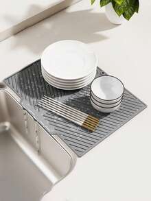 1pc Silicone Sloped Drainage Mat, Non-Slip Heat-Resistant Placemat, Kitchen Multi-Functional Countertop Pad, Heat-Proof Water-Control Easy-To-Clean - Multicolor - View 1