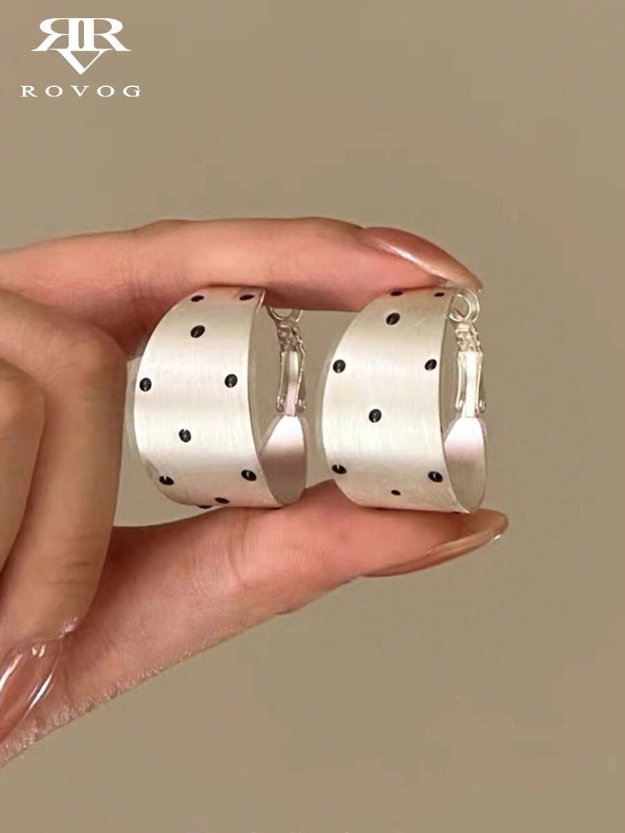 1 Pair Minimalist Matte Geometric Polka Dot Hoop Earrings For Women's Daily Casual And Party Wear