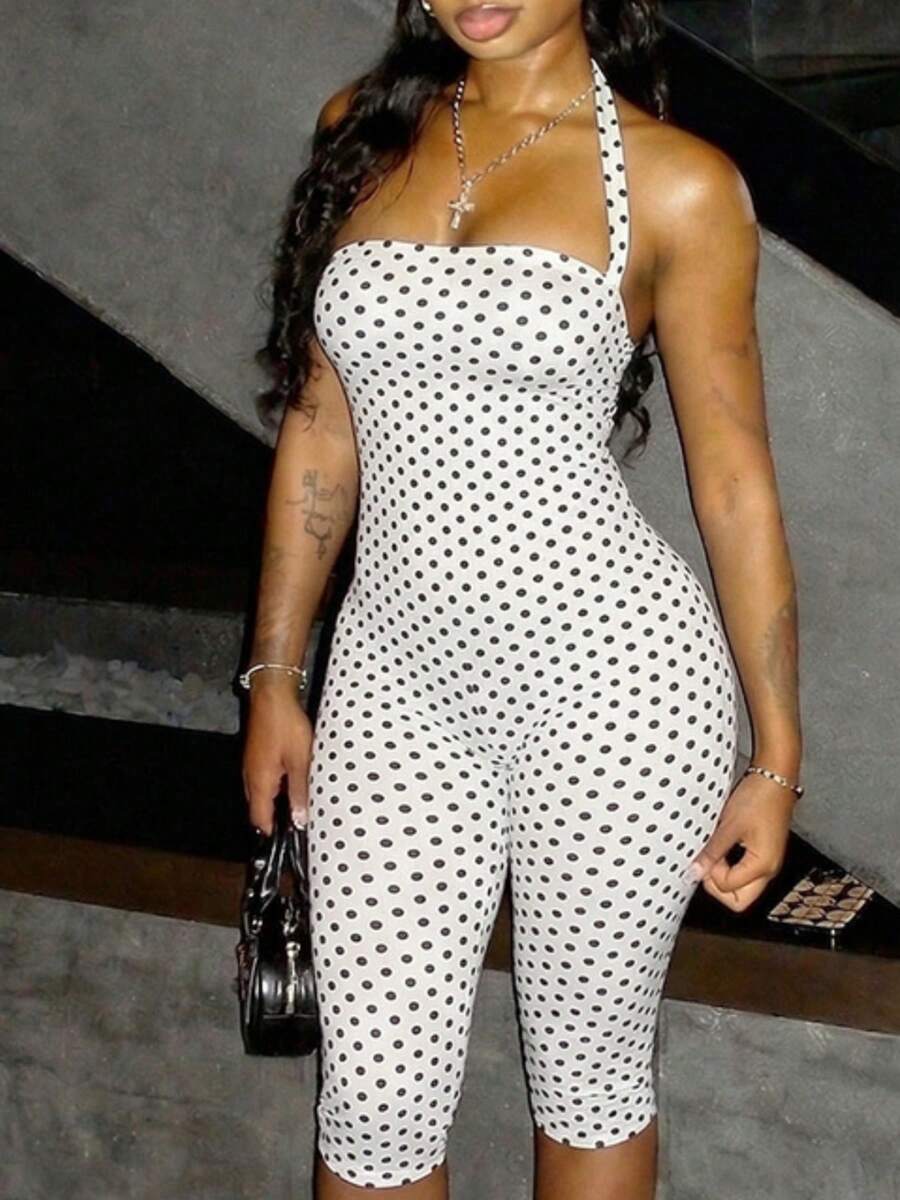 Mono entallado para mujer, bandeau con cuello halter, lunares, cintura ajustada con elástico, largo capri, ideal para noche, citas, calle y look Y2K casual. - Blanco - Ver 1