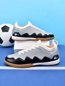 MINGBIN 1 Pair Professional Low-Top Flat Indoor Soccer Shoes, High-Top Sock-Like Wrap Design, Retro Wave Pattern Patchwork Design, Lightweight Shock-Absorbing Outsole, Delicate Touch, Enhancing Agility And Direction Changes, Specially Designed For 5-A-Side Football Matches - Black Silver - View 2