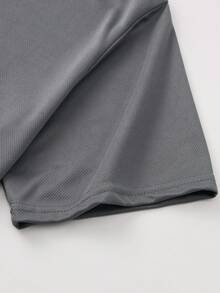 Camiseta de manga corta para hombre, casual y cómoda, con estampado gráfico de la letra NOFS - Elegante y versátil, perfecta para el uso diario. - Gris Oscuro - Ver 4