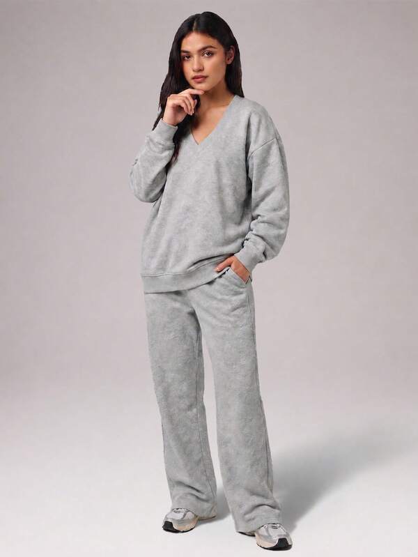CZRLHYT 2pcs Loose Women's V-Neck Autumn Fashion Airport Casual Wide Leg Pants Set, Travel Vacation Leisure Sportswear