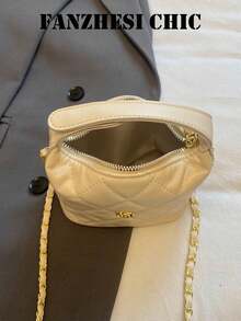 Bolsa de Mão de PU Acolchoada com Diamante Branco Puro, Fecho de Metal Redondo de Camélia, Alça de Ombro com Corrente Longa de Metal Destacável, Tecido Macio Amigável à Pele e Durável, Adequada para Estudantes Universitários, Mulheres de Escritório em Deslocamento, Compras, Encontros Noturnos, Viagens Curtas de Fim de Semana - Branco - Visão 4