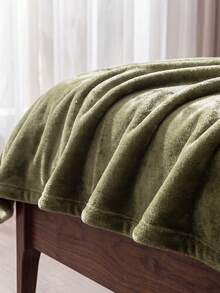 One Solid Color Flannel Blanket (Multiple Colors Available), Lightweight Blanket, Multi-Purpose Blanket For All Seasons, Bedding, Comfortable And Warm Blanket, Soft And Skin-Friendly Sleeping Blanket, Casual Style, Stitched Home Textile, Multi-Purpose Blanket For Sofa, Bedroom, And Living Room, Suitable For All Seasons, Bedroom Decorative Blanket, Gift, Machine Washable. - Army Green - View 5