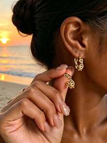 European And American Vintage Chunky Gold Pig Nose Chain Hoop Earrings For Women, Hollow Round Ring Earrings With Beach Vacation Vibe, Niche Luxury Minimalist Style, Versatile Commuter Earrings, Influencer Blogger Style, Daily Layering Jewelry, Exquisite Summer Gift For Best Friend Or Girlfriend - Earrings - View 3
