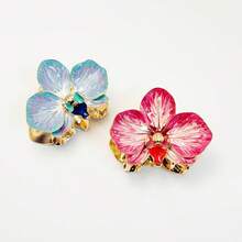 Gradient Enamel 5-Petal Flower Claw Clip, Gold-Plated Tie Dye Petal Hair Claw, Soft Textured Floral Hair Grab, Non-Slip Secure Half-Up Low Bun, Bohemian Style Daily Beach Party Summer Hair Accessory - Iridescent Flower Hair Clip - View 6