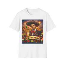 Cinco de Mayo Charro Portrait T-Shirt |   Fiesta Mexicana, Botella de Tequila - Blanco - Ver 1
