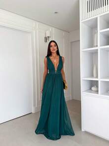 Elegant Women's Long Party Dress With Deep Neckline, Perfect For Bridesmaids, Weddings, Graduations, And Luxury Events. - 水鴨藍 - 查看 1