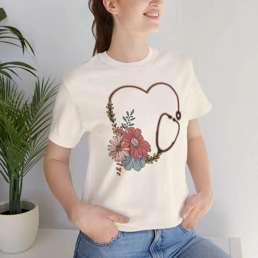 2026Love Nurse T-Shirt: Floral Stethoscope, RN GiftCamiseta blanca bonita de verano, prendas, ropa informal, camisetas cómodas - Blanco - Ver 1