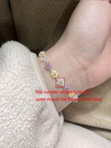 This New Fashionable Pearl Flower Elastic Adjustable Beaded Bracelet Is A Sweet And Simple Accessory Suitable For Women To Wear. - Pink and White - View 5