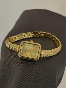 This Fashionable Women's Wristwatch Features A Rectangular Dial Design, Exquisite And Elegant, Perfect For Commuting - Gold - View 4
