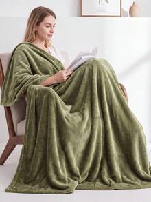 One Solid Color Flannel Blanket (Multiple Colors Available), Lightweight Blanket, Multi-Purpose Blanket For All Seasons, Bedding, Comfortable And Warm Blanket, Soft And Skin-Friendly Sleeping Blanket, Casual Style, Stitched Home Textile, Multi-Purpose Blanket For Sofa, Bedroom, And Living Room, Suitable For All Seasons, Bedroom Decorative Blanket, Gift, Machine Washable. - Army Green - View 2