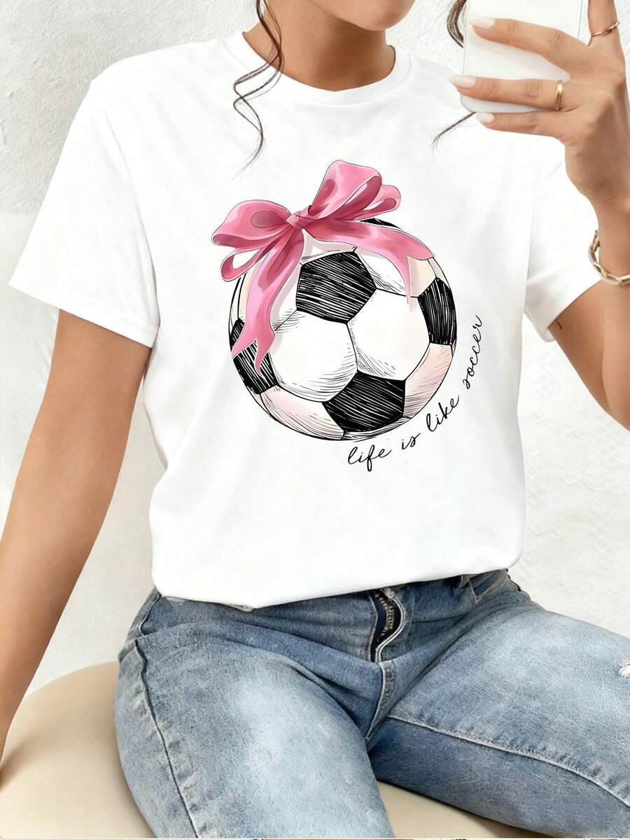 Camiseta de mujer con estampado de balón de fútbol y lazo rosa, diseño original y moderno, ideal para amantes del deporte y el estilo casual, cómoda y versátil para combinar con cualquier ou - Blanco - Ver 1