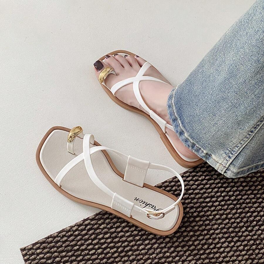 Sandalias de tanga estilo romano para mujer, nuevo modelo de verano 2026, para uso exterior, antideslizantes, modernas, con diseño calado y suela plana. - Blanco - Ver 1