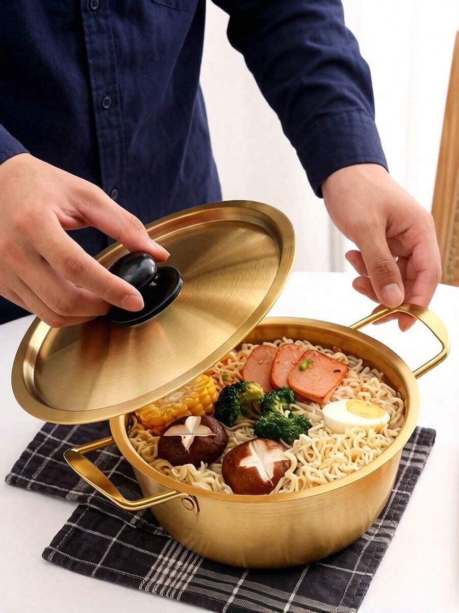 1pc Instant Noodle Pot, Gold Korean Style Ramen Pot, Stainless Steel Soup Pot, Gold Ramen Pot, Seafood Pot, Home Induction Cooker Instant Noodle Pot, Suitable For Soup, Heating Milk, Heat-Resistant Soup Pot, Dual Handle Design For Cooking Instant Noodles, Milk And Soup, Compact And Portable, Suitable For Office And Travel Use.