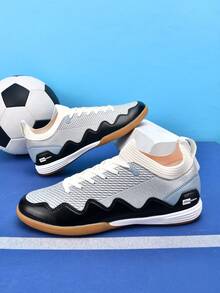 MINGBIN 1 Pair Professional Low-Top Flat Indoor Soccer Shoes, High-Top Sock-Like Wrap Design, Retro Wave Pattern Patchwork Design, Lightweight Shock-Absorbing Outsole, Delicate Touch, Enhancing Agility And Direction Changes, Specially Designed For 5-A-Side Football Matches - Black Silver - View 1