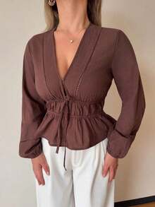 Blusa de manga larga con cuello en V profundo y lazo al frente, elegante para oficina, de unicolor - Azul marino - Ver 4