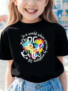 Camiseta infantil ?Sé amable? con corazón y rompecabezas, algodón suave, corte holgado, estilo moderno y adorable. - Negro - Ver 2