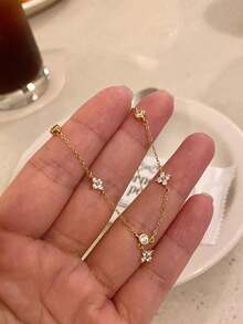 1pc Women's Rhinestone Four-Leaf Clover Tassel Necklace, Daily Layering Accessory Gift (Pendant Quantity Random) - Gold - View 2