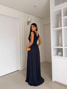 Elegant Women's Long Party Dress With Deep Neckline, Perfect For Bridesmaids, Weddings, Graduations, And Luxury Events. - 藏蓝色 - 查看 2