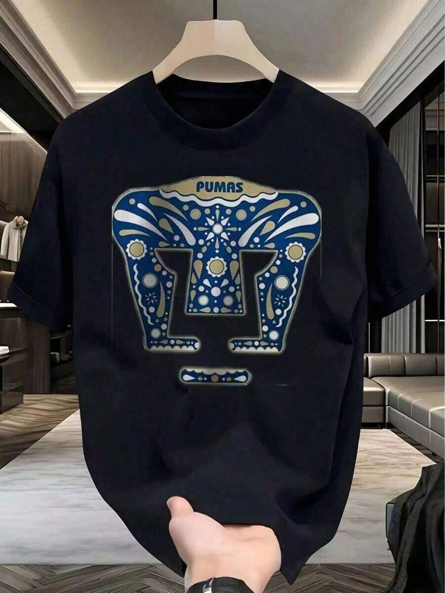 Pumas UNAM Liga MX Club de Fútbol para Hombres, Diseño de Insignia Negra con Azul y Dorado, - Negro - Ver 1