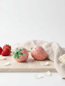 2 pièces Salières et poivrières créatives en céramique en forme de fraise, peintes à la main, pots à assaisonnement, convient pour un usage quotidien à la maison, bouteilles d'épices pour table de restaurant, fêtes de barbecue en plein air, cadeaux, décoration de fête - Multicolore - Voir 10