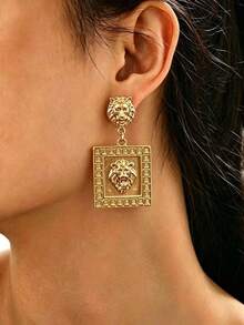 1 Pair Sexy Exaggerated Elegant Eye-Catching Gold Metal Earrings, Flower, Irregular Shape, Lion Stud, Heart, Faux Pearl Earrings With Multiple Styles To Choose From, Suitable For Year-Round Daily Wear, Vacation, Graduation Season, Best Friend, Friend, Holiday Gift, Beach Vacation, Seaside Party, Gathering, Dinner And Other Multiple Occasions - Gold - View 2