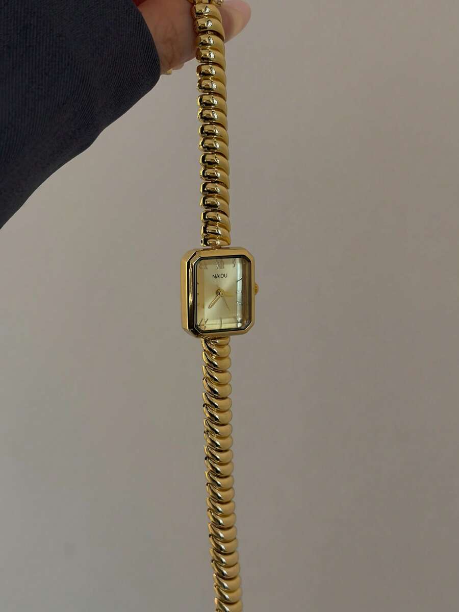 This Fashionable Women's Wristwatch Features A Rectangular Dial Design, Exquisite And Elegant, Perfect For Commuting - Gold - View 1