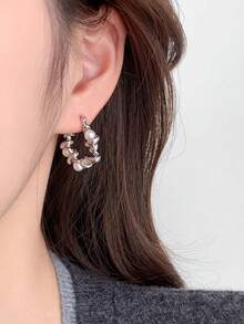 1 Pasang Anting Hoop Geometris Mutiara Elegan dan Modis, Cocok untuk Pemakaian Sehari-hari, Pesta, dan Acara Formal Wanita - Perak + Putih - View 3