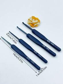 [4件組]藍色鉤針套組，2.0-5.0mm 4種常用尺寸，金屬鉤頭，光滑不分線，針身標記清晰，適合初學者與各種鉤編手工項目 - 藍柄鉤針 - 查看 9