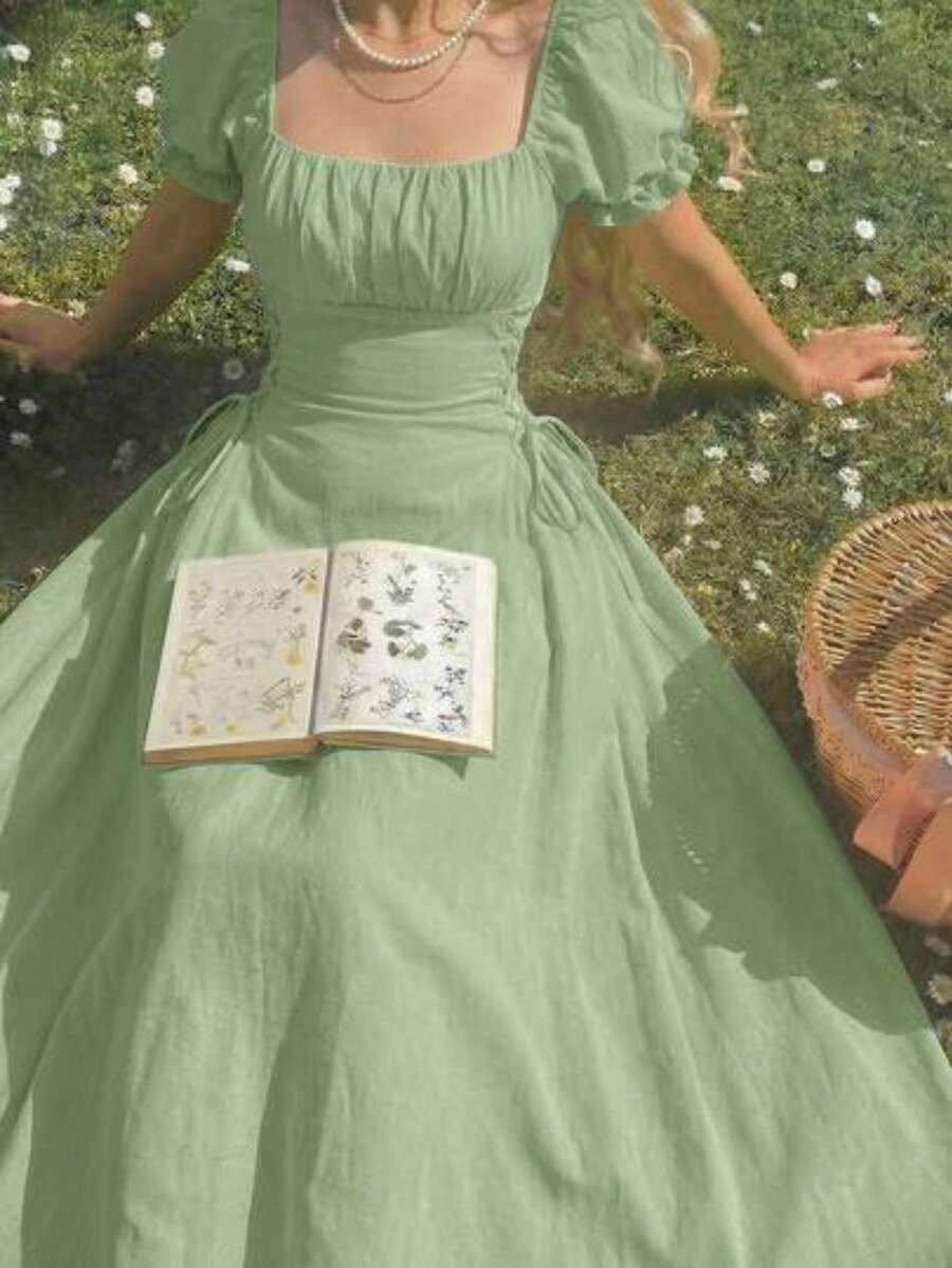 MOD Vestido de longitud media con cuello cuadrado, cintura con lazo y mangas con volantes en unicolor - Verde - Ver 1