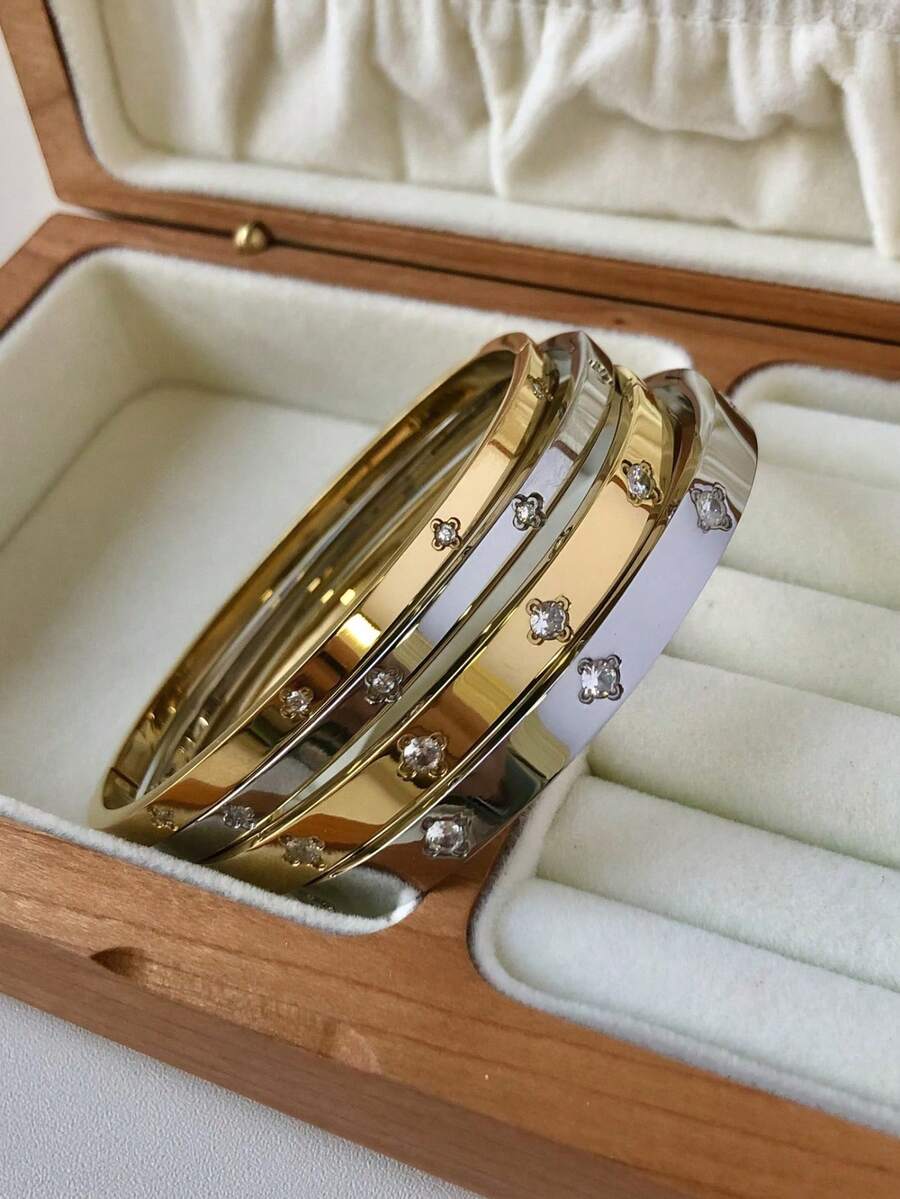 1pc Titanium Steel Bracelet, Mirror Polished, Vacuum Coated, Anti-Fading, Clover & Rhinestone Decor, Classic & Fashionable Style, Suitable For Daily Wear