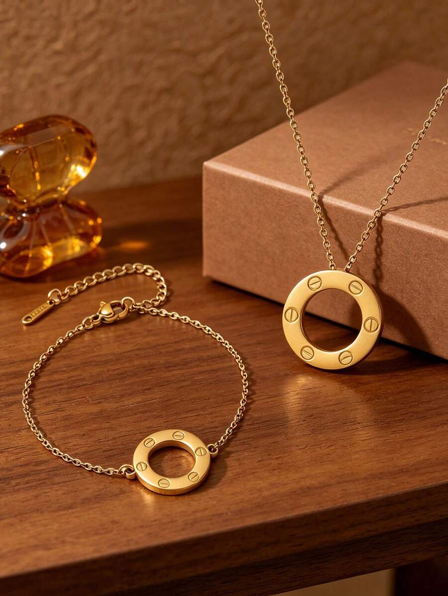 Vintage Fashion Luxury Style Large Round Hoop Necklace And Bracelet 2-Piece Set For Women, Luxury Gold Large Round Disc Diamond Necklace Jewelry Set, Minimalist Hollow Circle Collarbone Chain And Thin Bracelet, European And American Commuter Versatile High-End Accessory, Influencer Style, Exquisite Gift Box For Girlfriend, Best Friend, Valentine's Day - One-character Mark - View 1