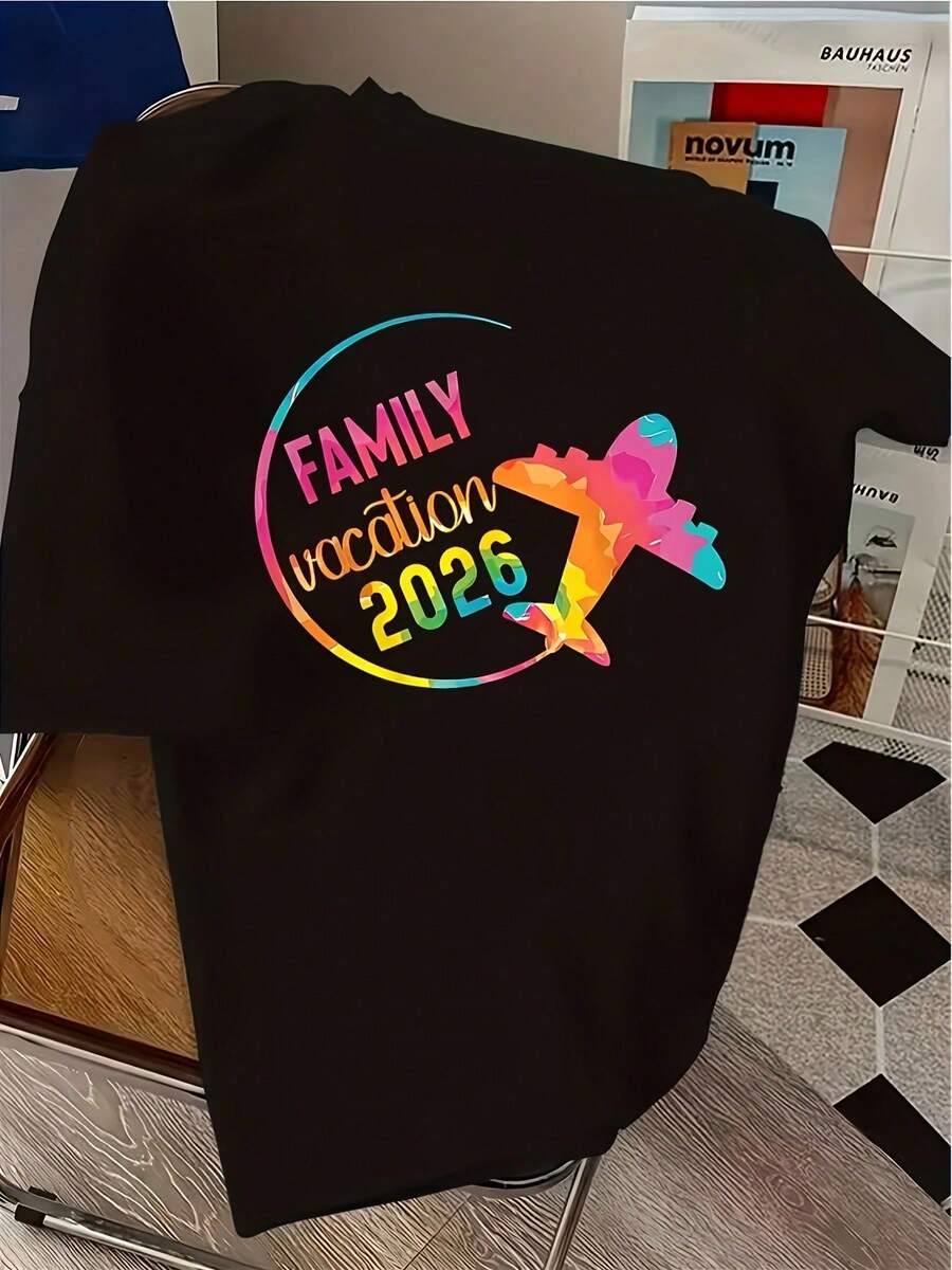 Camiseta Deportiva Casual para Adolescentes con Estampado de Avión Colorido y Texto "VACACIONES EN FAMILIA 2026", Ideal como Regalo de Recuerdo de Viaje Familiar.Camiseta casual de verano co