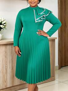 Plus Size Green Pleated A Line Dress Mock Neck Long Sleeves Layered Ruffle With Sequin Elegant Church Party Evening Prom Dresses Fall Outfit - Green - View 3