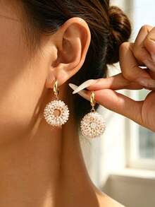 par de pendientes colgantes bohemios hechos mano con cristales y cuentas coloridas para uso diario de mujeres. - Blanco 2 - Ver 5