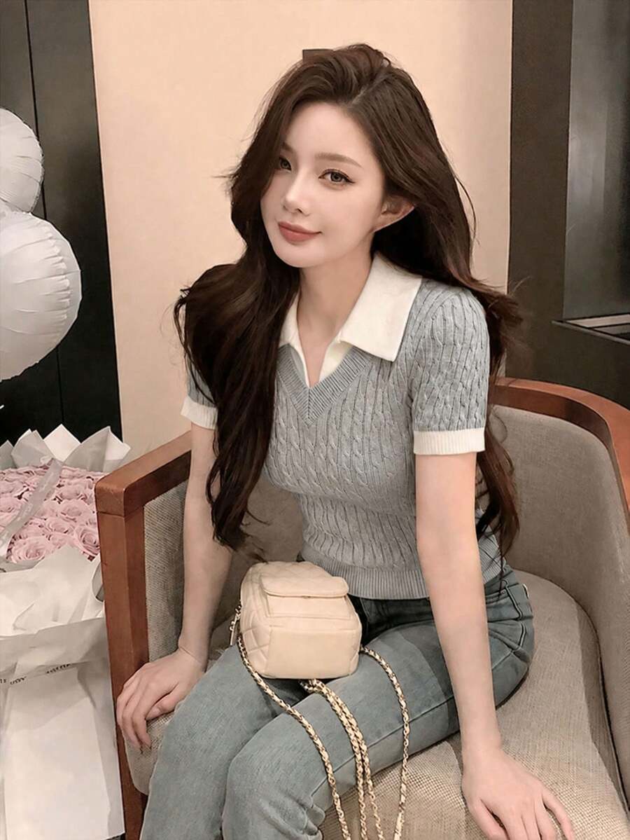 春夏新款甜美性感深色對比拼接粗針編織紋理小V領修身短袖女款針織衫 - 花灰色 - 查看 1