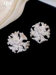 1 Pair Luxury Fashion Exquisite Blooming Daisy Design Elegant High-End Stud Earrings For Women, Suitable For Party And Gathering - Silver - View 1