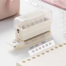 1 cái dụng cụ đục lỗ giấy cầm tay nhiều lỗ, thiết kế 6 lỗ kèm khay đựng giấy vụn và thước kẻ, máy đục lỗ giấy, đồ dùng học tập tựu trường - A - Xem 8