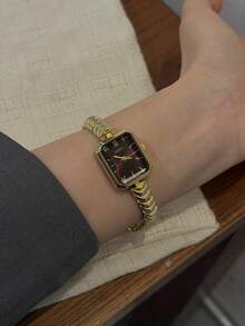 This Fashionable Women's Wristwatch Features A Rectangular Dial Design, Exquisite And Elegant, Perfect For Commuting - Gold - View 5