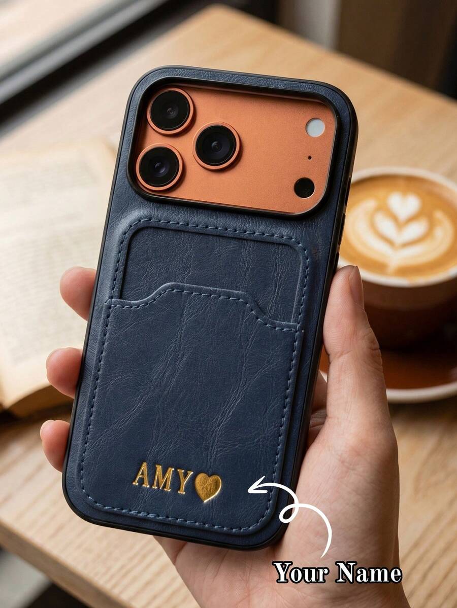 Personalisierte Goldfolie individueller Text Vintage Kunstleder Kartenfach Handyhülle kompatibel mit iPhone 15 16 17 Pro Max mit Kartenaufbewahrungstasche vollständiger großer Kameraausschnitt stoßfest sturzsicher schützende Handyhülle für Frauen Männer Studenten GeschäftsPaar weit verbreitet im täglichen Leben Arbeit Reisen Dating Geburtstag Jahrestag Geschenk Szenen - marineblau - Übersicht 1