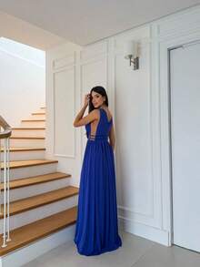Elegant Women's Long Party Dress With Deep Neckline, Perfect For Bridesmaids, Weddings, Graduations, And Luxury Events. - 寶藍色 - 查看 2