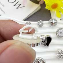 14pcs Silver Rhinestone Flower Heart Shoe Clips, DIY Decoration, Suitable For Women's Sneakers, Canvas Shoes, Sandals, Slippers, Multi-Functional Shoe Clips, Perfect Holiday Party Gift - Silver - View 3