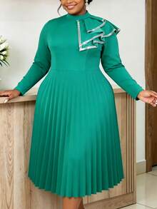 Plus Size Green Pleated A Line Dress Mock Neck Long Sleeves Layered Ruffle With Sequin Elegant Church Party Evening Prom Dresses Fall Outfit - Green - View 6