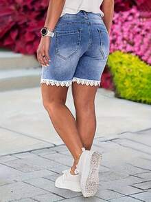 Women's Lace Denim Shorts With Brushed Hem And Mid-Rise Waist - 藍天 - 查看 1